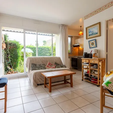 아파트 Les Portes De La By Interhome *